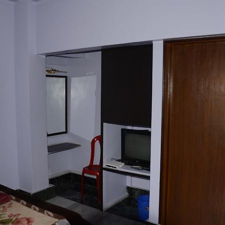 Kim Lawn Guest House Калькутта Экстерьер фото