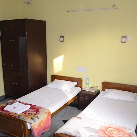 Kim Lawn Guest House Калькутта Экстерьер фото