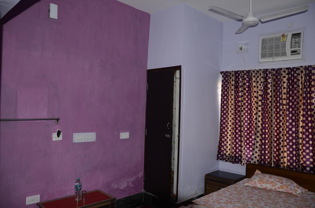 Kim Lawn Guest House Калькутта Экстерьер фото