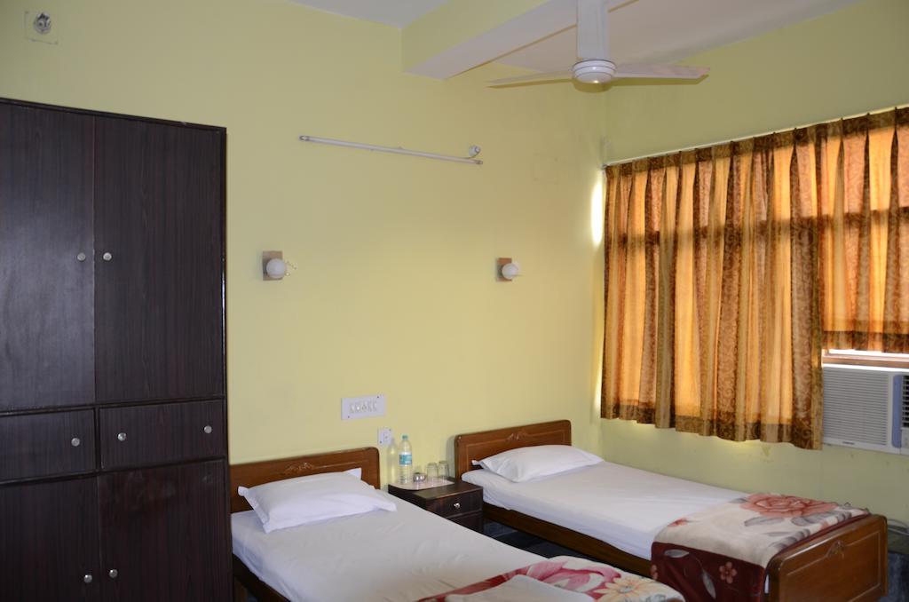 Kim Lawn Guest House Калькутта Экстерьер фото